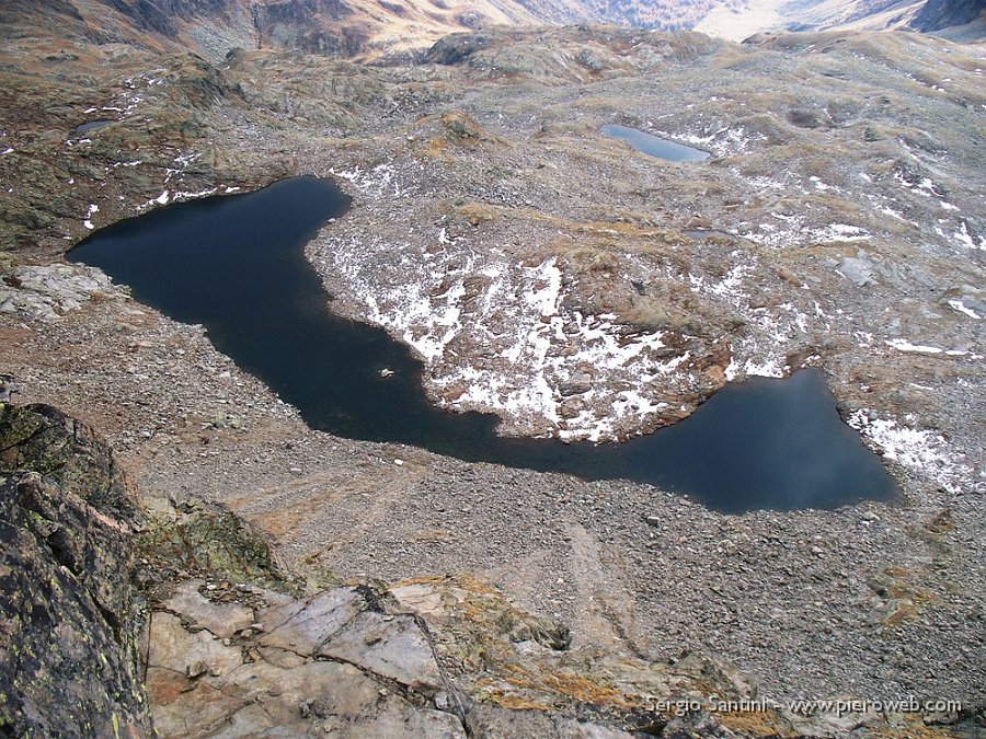 13 Il lago sotto la cima L. Storto.JPG